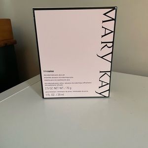 Mary Kay Microdermabrasion Set. Brand New!!!!